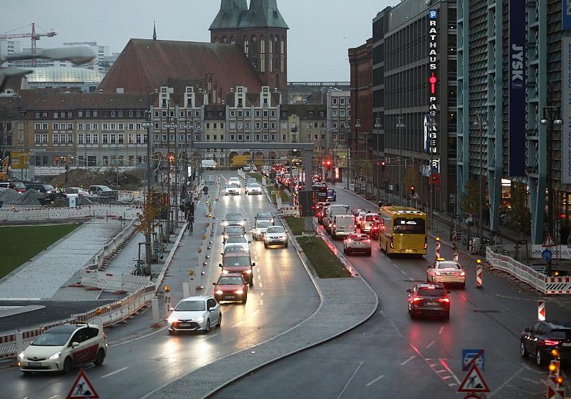 Union verlangt von Autogipfel klares Bekenntnis zum Verbrennermotor