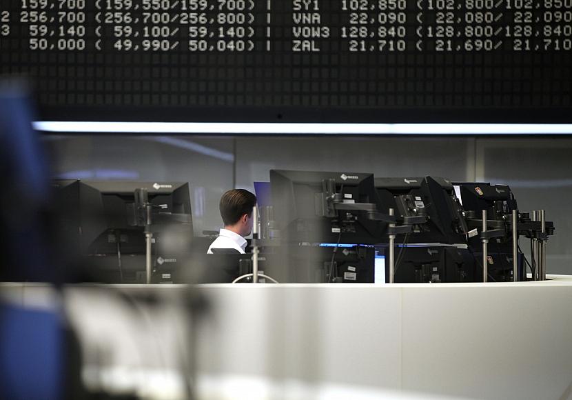 Dax startet leicht im Minus - geringer Inflationsanstieg erwartet