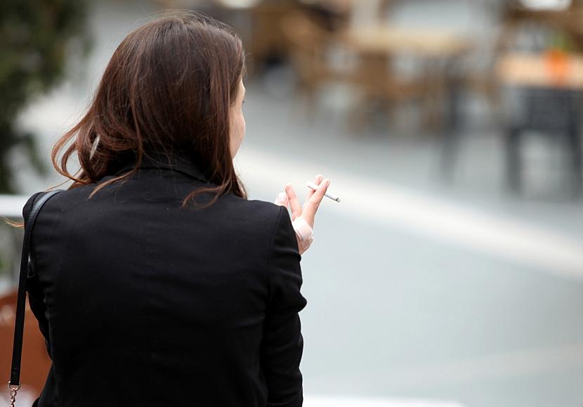 Studie: Westfernsehen hat Rauchen in der DDR angekurbelt