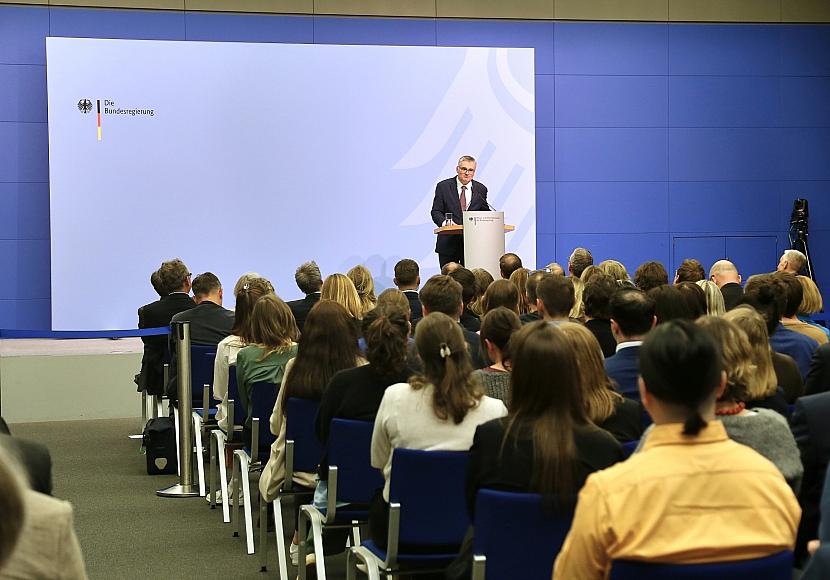 Regierungssprecher will Bundespresseamt komplett umbauen