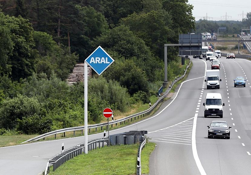 Energiekrise: Schnieder lehnt Tempolimit weiterhin ab